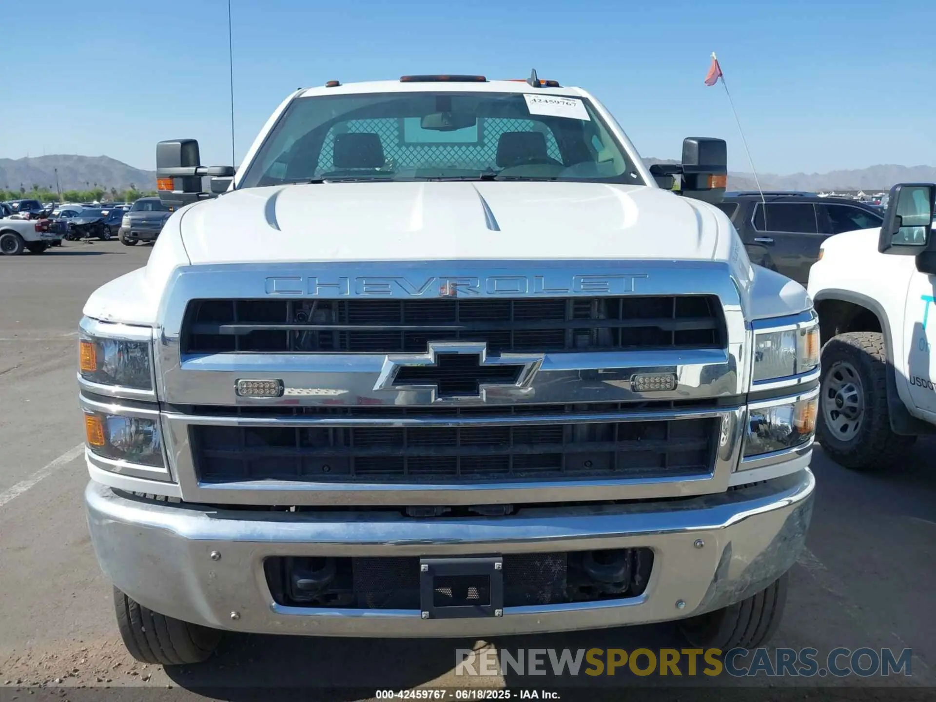 12 Photograph of a damaged car 1HTKJPVMXPH130943 CHEVROLET SILVERADO MD 2023