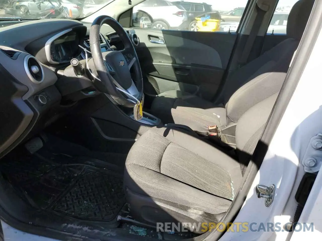 7 Фотография поврежденного автомобиля 1G1JD5SB4K4111028 CHEVROLET SONIC 2019