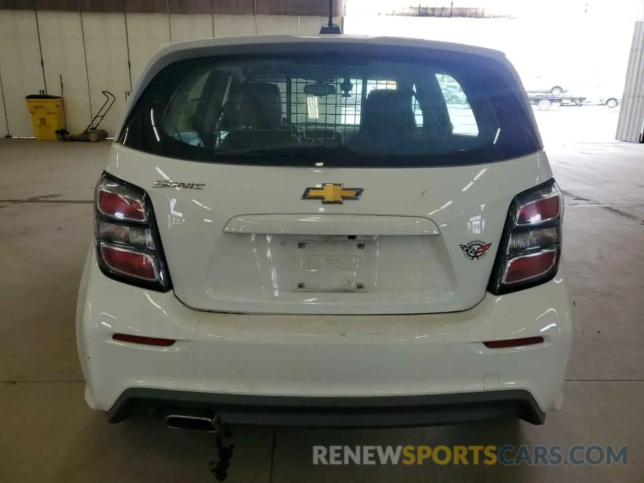 6 Photograph of a damaged car 1G1JG6SB4K4142812 CHEVROLET SONIC 2019