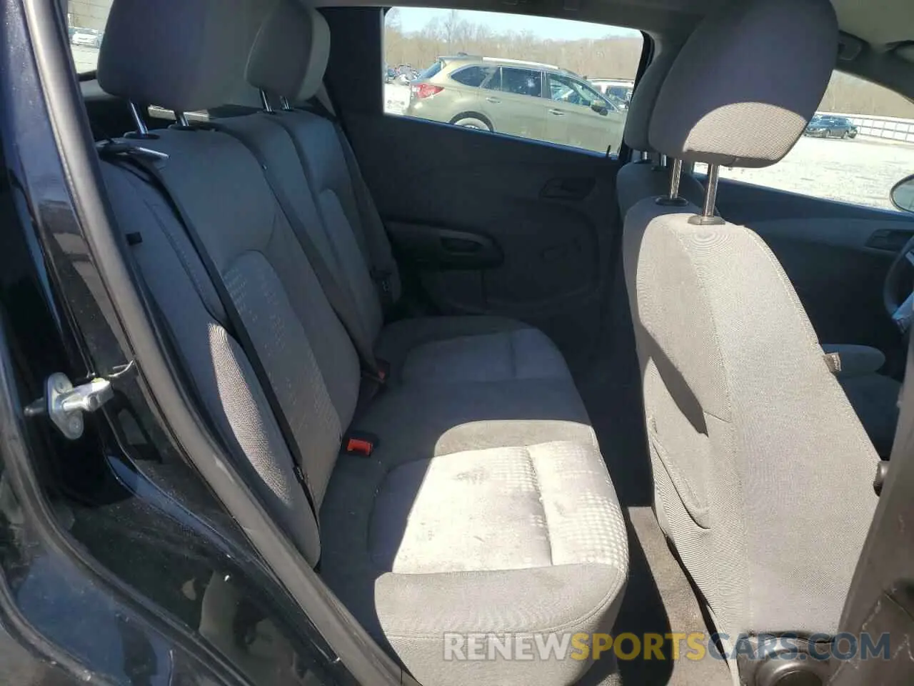 10 Фотография поврежденного автомобиля 1G1JG6SB6K4136817 CHEVROLET SONIC 2019