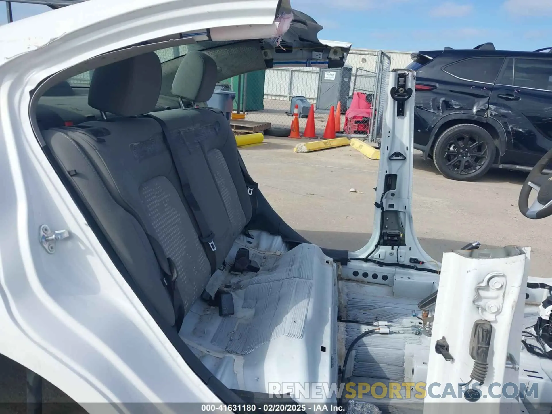 8 Photograph of a damaged car 1G1JB5SB0L4101538 CHEVROLET SONIC 2020