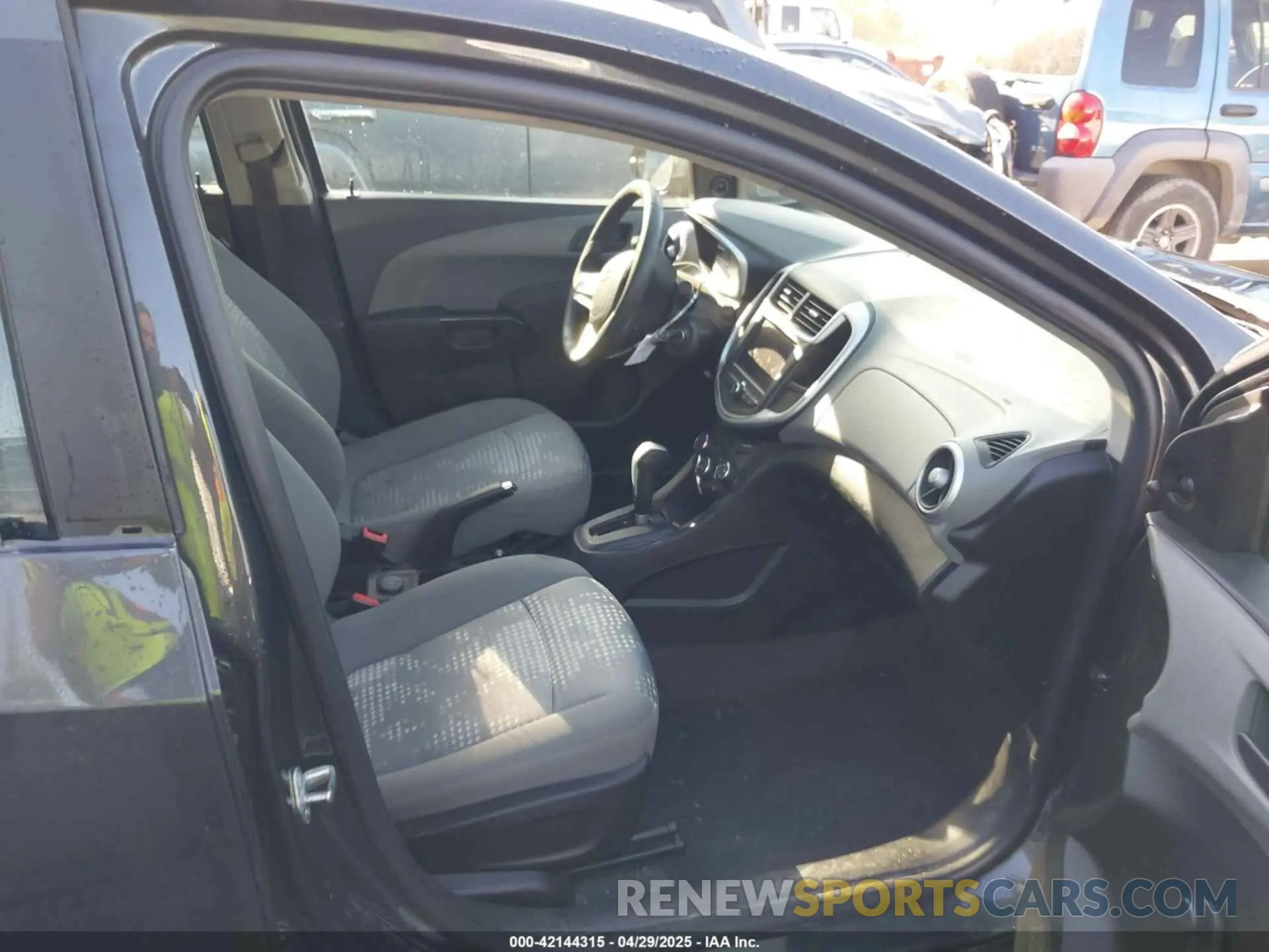 5 Фотография поврежденного автомобиля 1G1JB5SB4L4105835 CHEVROLET SONIC 2020