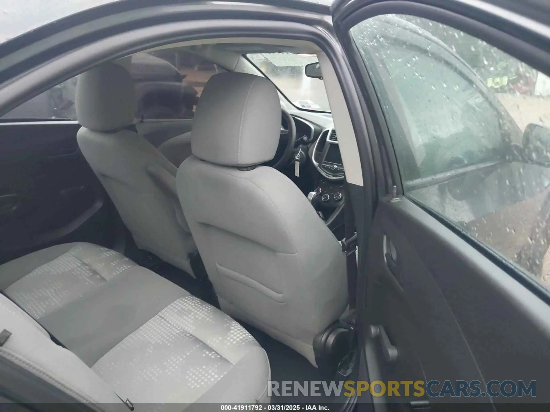 8 Photograph of a damaged car 1G1JB5SB5L4142747 CHEVROLET SONIC 2020