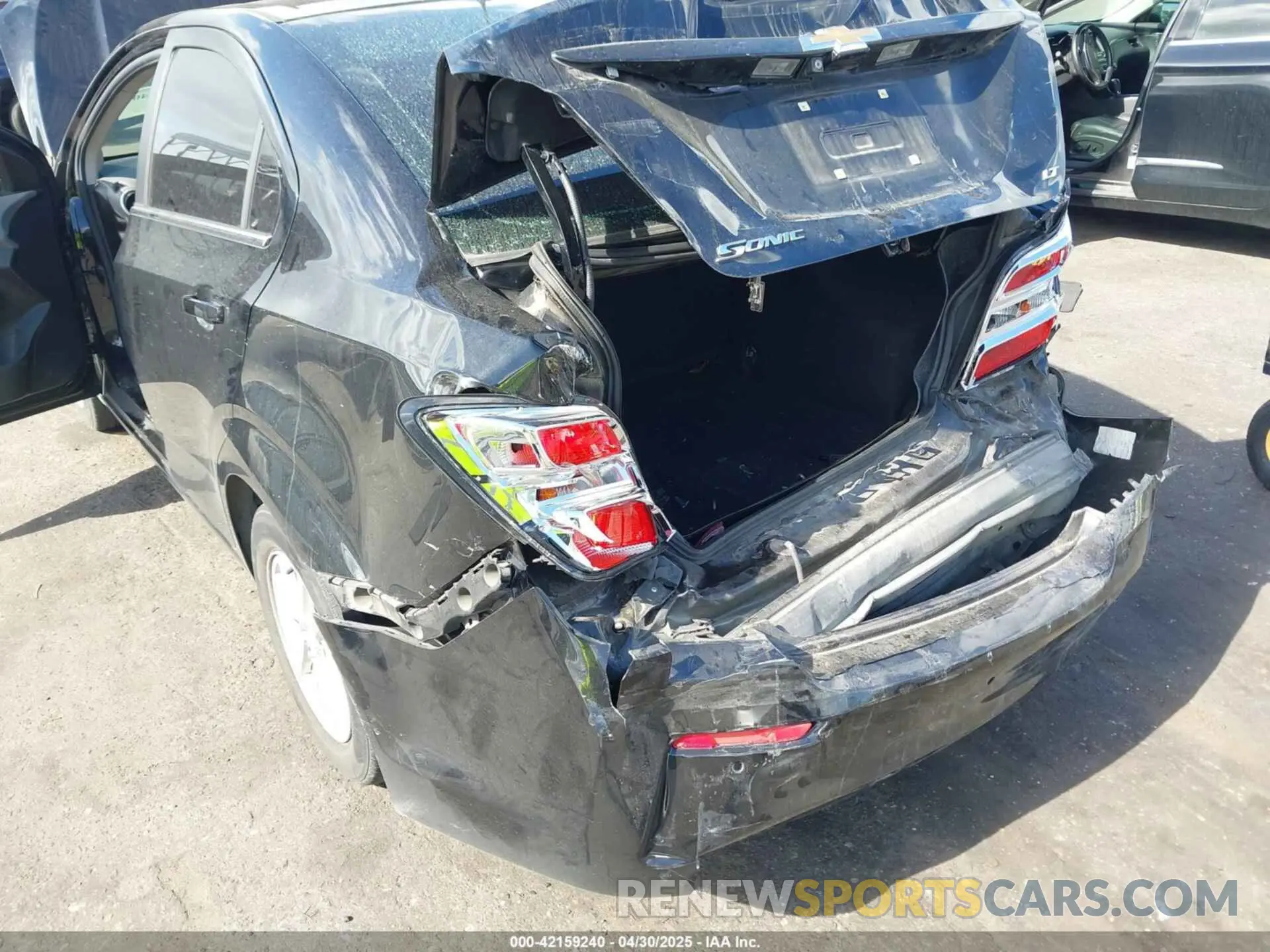 6 Photograph of a damaged car 1G1JD5SB5L4106602 CHEVROLET SONIC 2020