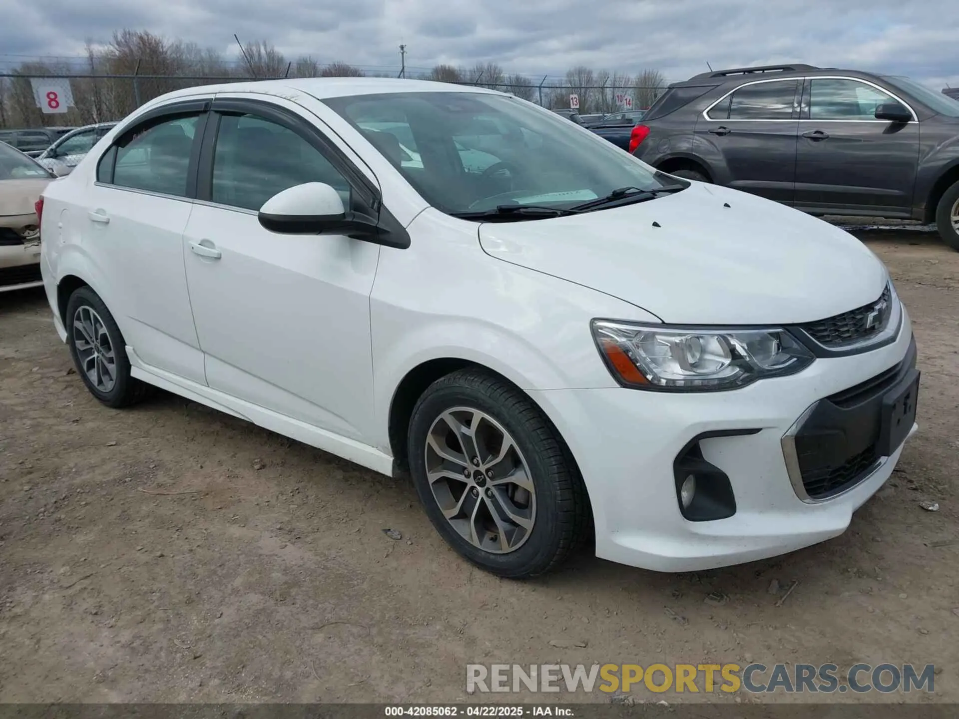 1 Фотография поврежденного автомобиля 1G1JD5SB6L4100503 CHEVROLET SONIC 2020