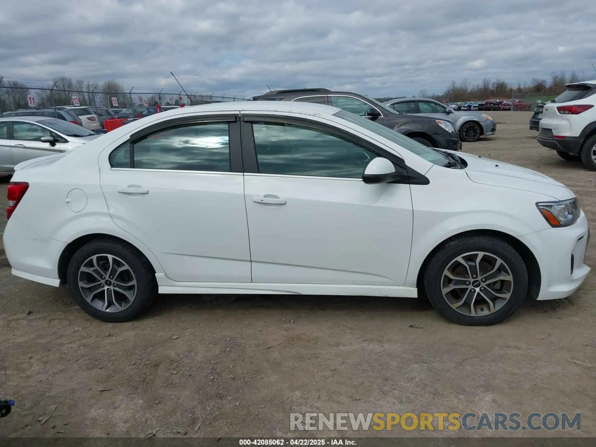 14 Фотография поврежденного автомобиля 1G1JD5SB6L4100503 CHEVROLET SONIC 2020