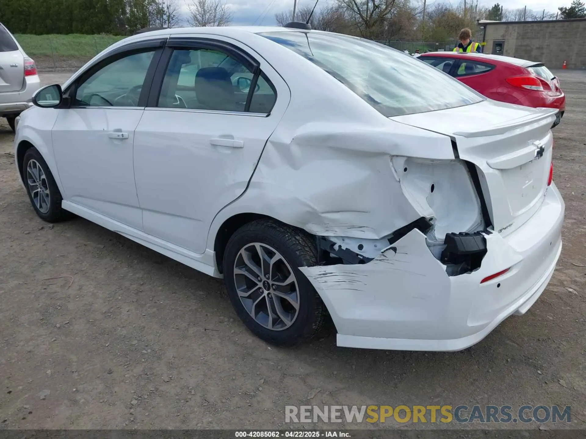 3 Фотография поврежденного автомобиля 1G1JD5SB6L4100503 CHEVROLET SONIC 2020