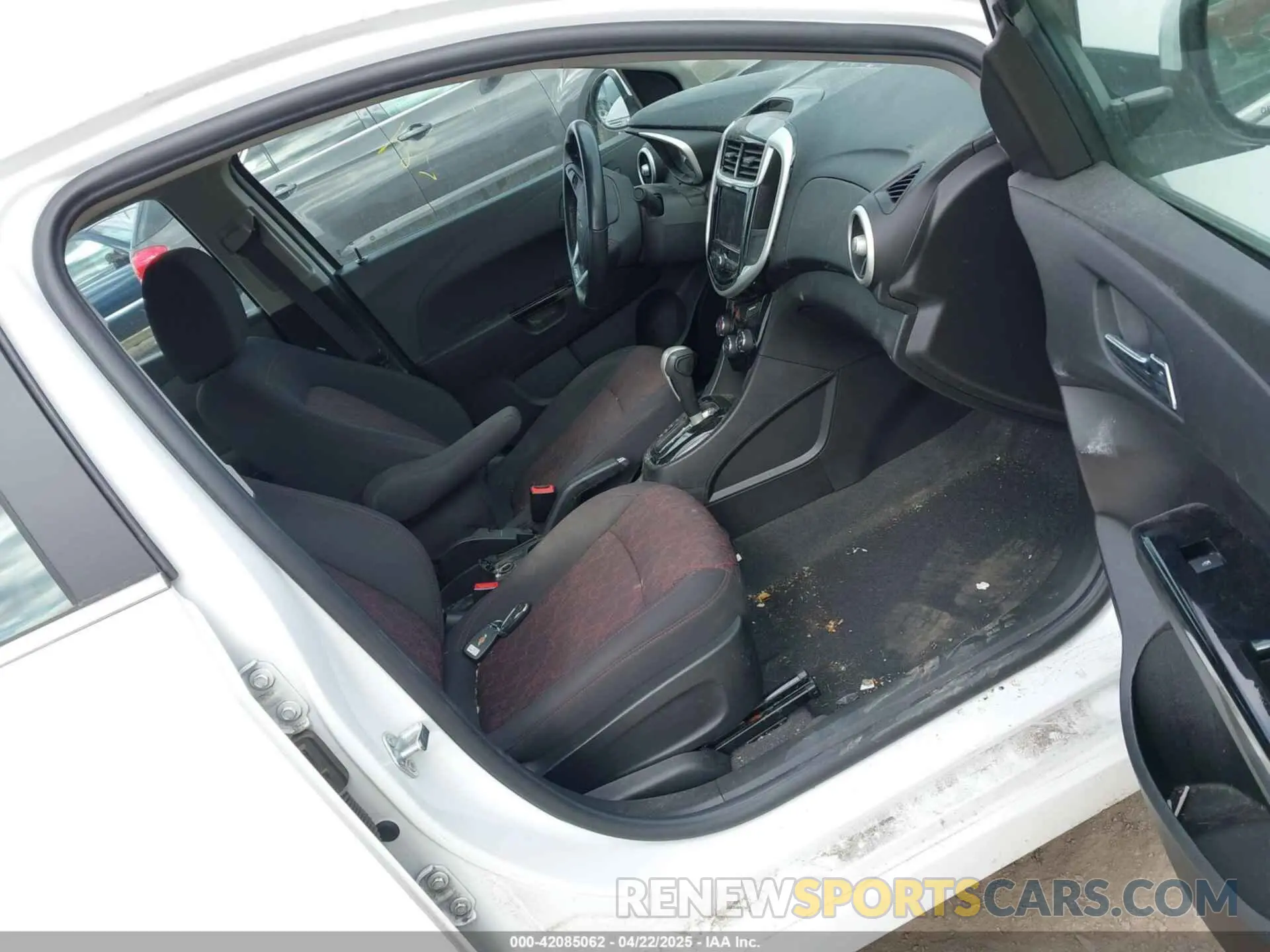 5 Фотография поврежденного автомобиля 1G1JD5SB6L4100503 CHEVROLET SONIC 2020