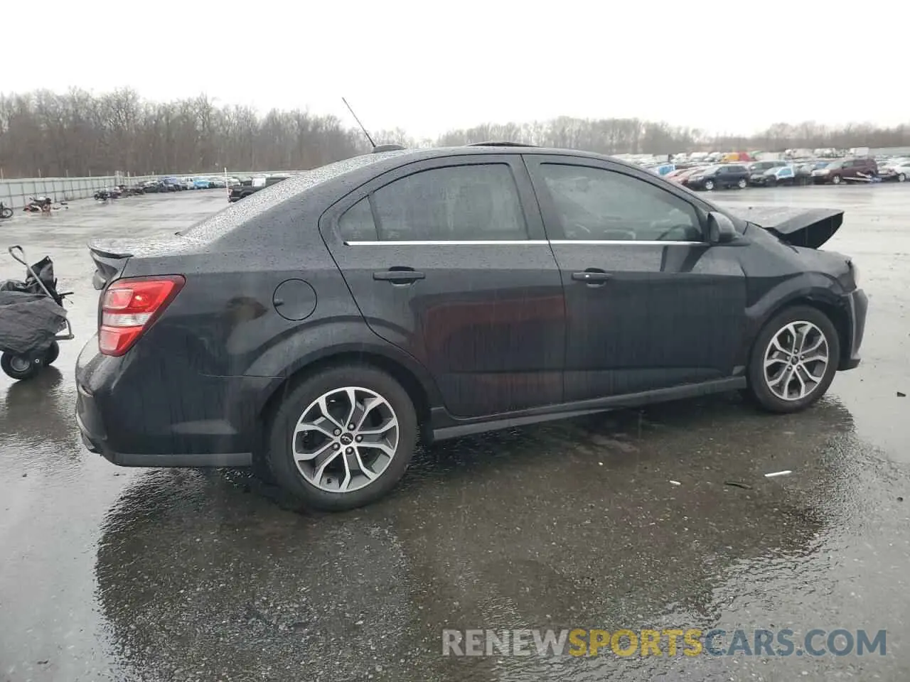 3 Фотография поврежденного автомобиля 1G1JD5SB6L4104230 CHEVROLET SONIC 2020