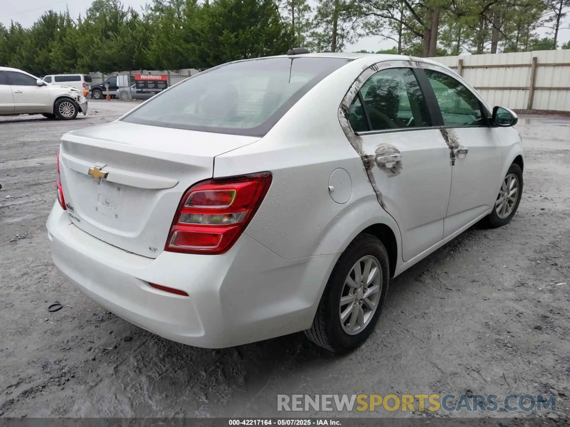 4 Фотография поврежденного автомобиля 1G1JD5SB7L4140587 CHEVROLET SONIC 2020