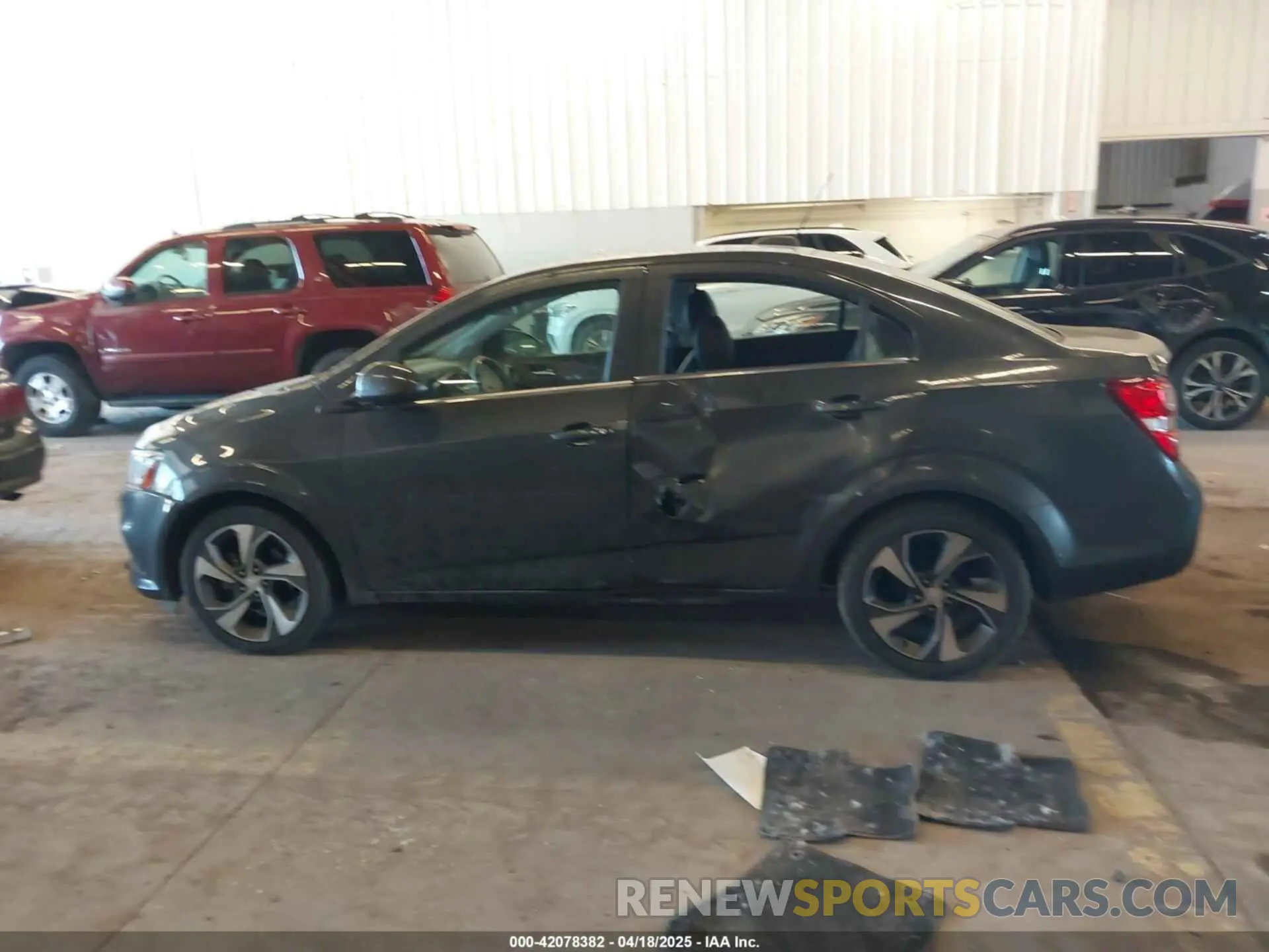 13 Фотография поврежденного автомобиля 1G1JF5SB3L4118984 CHEVROLET SONIC 2020