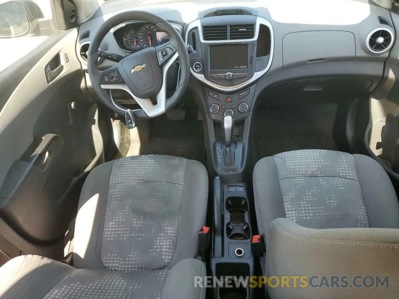 8 Фотография поврежденного автомобиля 1G1JG6SB0L4127211 CHEVROLET SONIC 2020