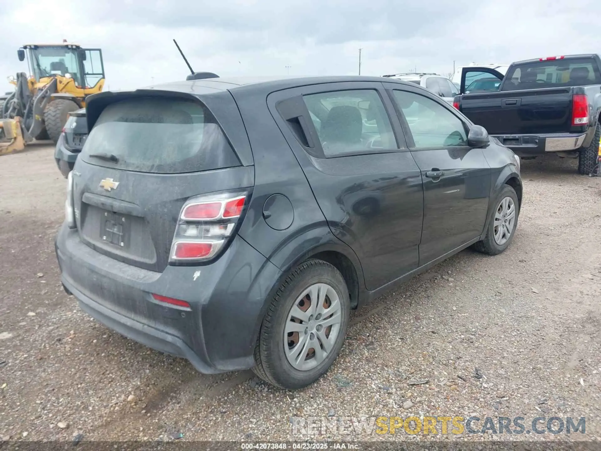 4 Фотография поврежденного автомобиля 1G1JG6SB3L4113450 CHEVROLET SONIC 2020