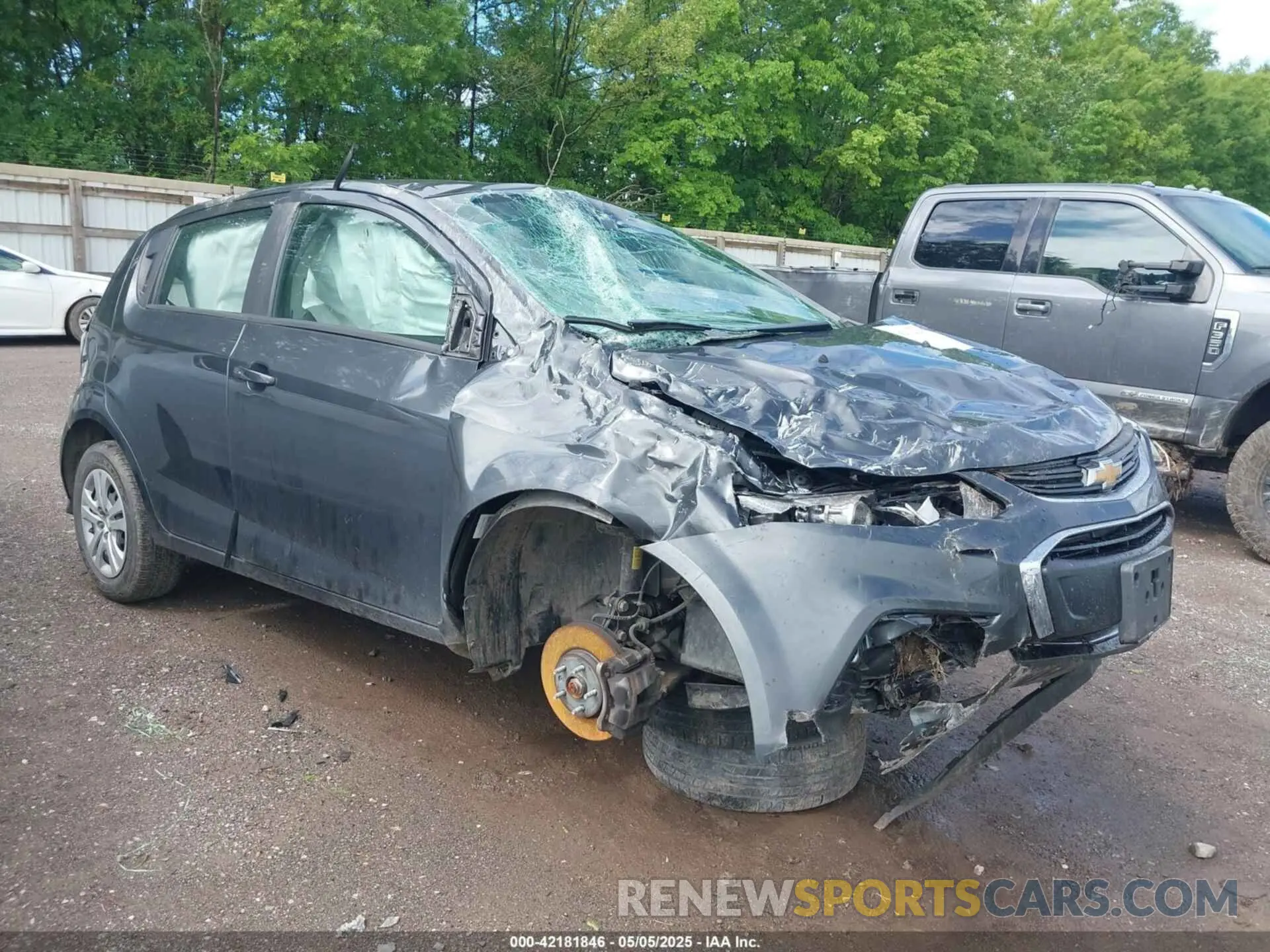 1 Фотография поврежденного автомобиля 1G1JG6SB3L4121161 CHEVROLET SONIC 2020