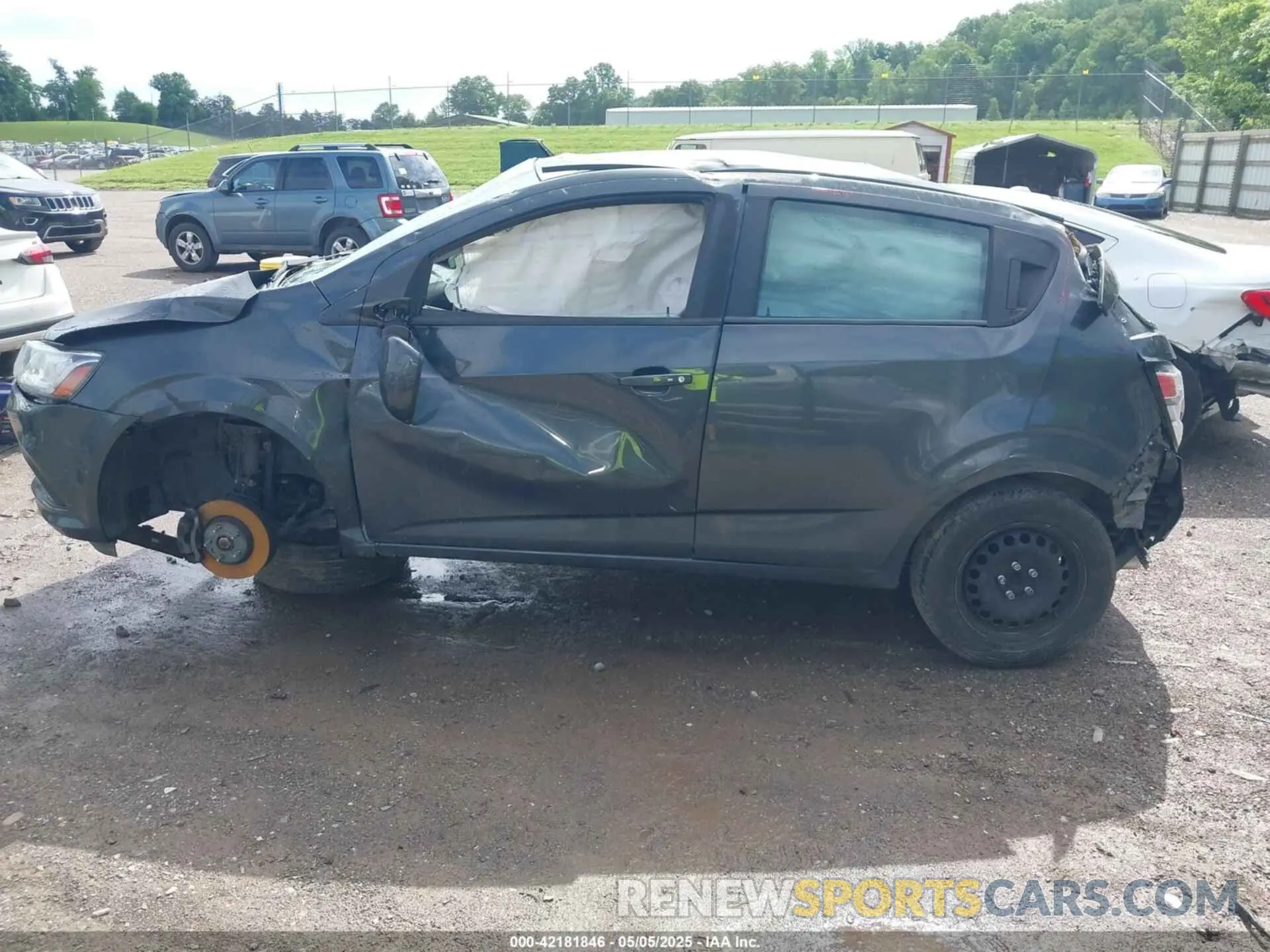 13 Фотография поврежденного автомобиля 1G1JG6SB3L4121161 CHEVROLET SONIC 2020
