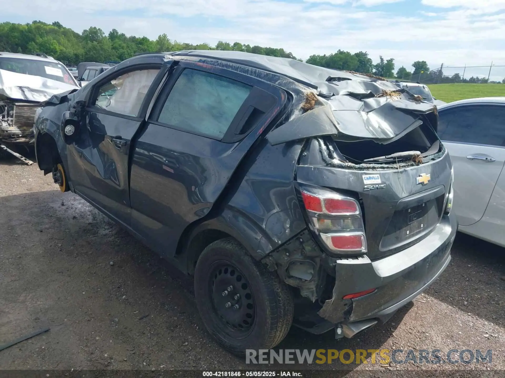 3 Фотография поврежденного автомобиля 1G1JG6SB3L4121161 CHEVROLET SONIC 2020