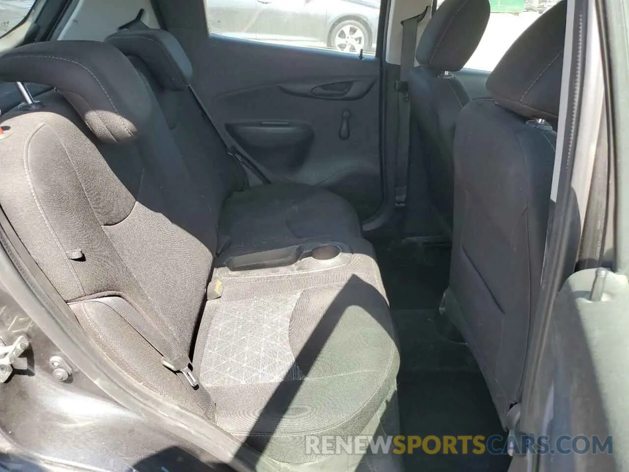 10 Фотография поврежденного автомобиля KL8CA6SA8KC815172 CHEVROLET SPARK 2019