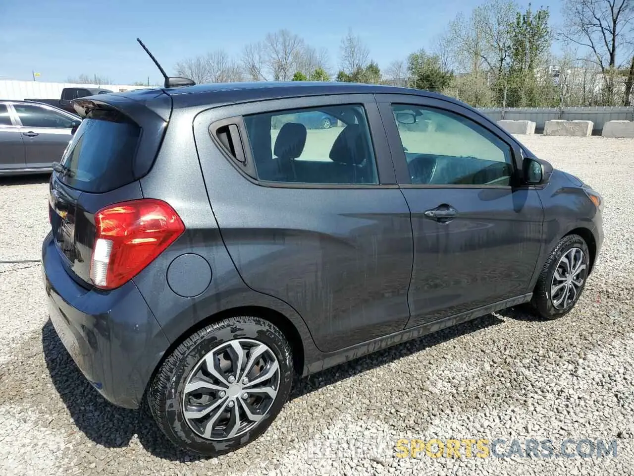 3 Фотография поврежденного автомобиля KL8CA6SA8KC815172 CHEVROLET SPARK 2019