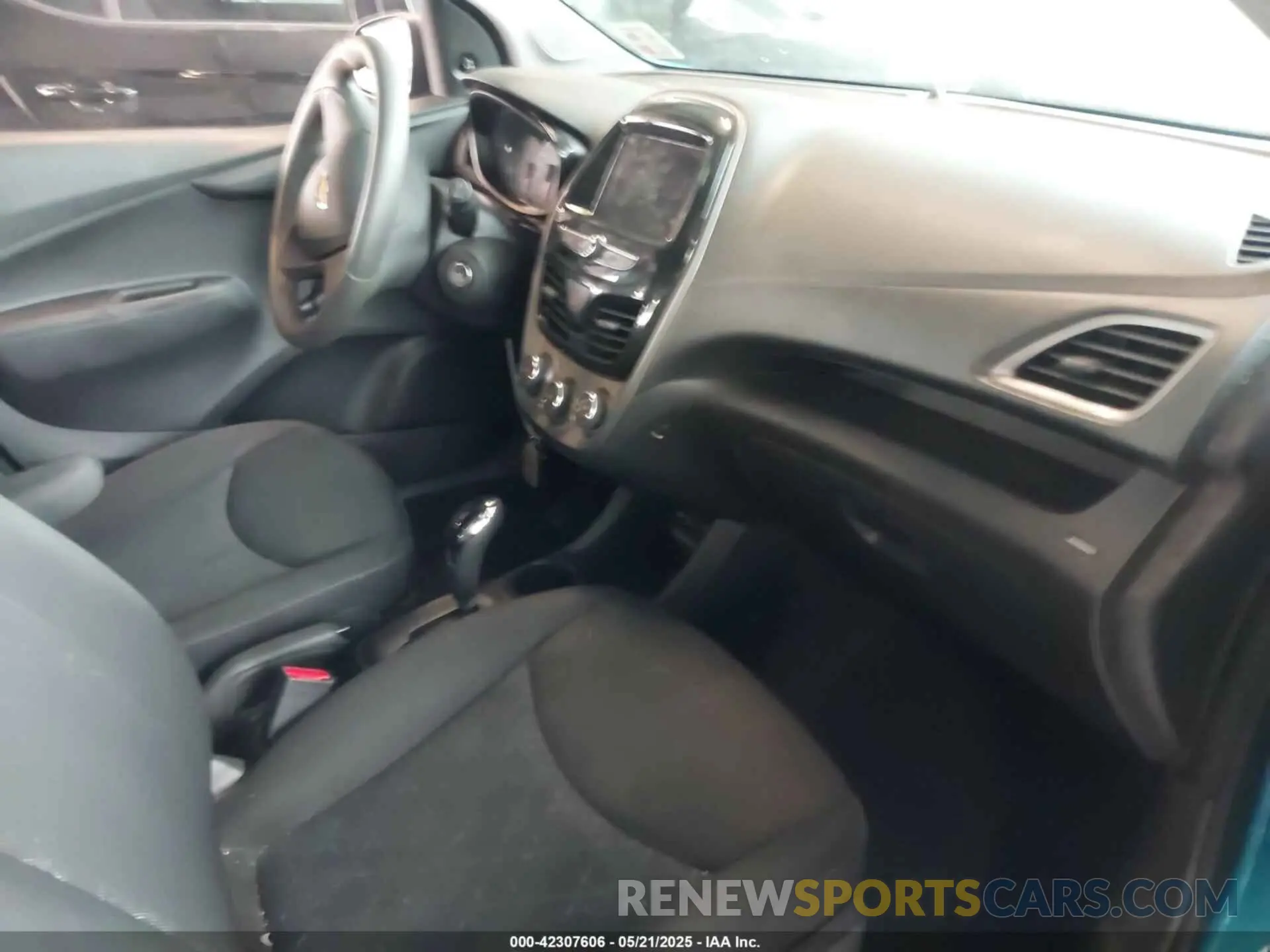 5 Photograph of a damaged car KL8CB6SA0KC704984 CHEVROLET SPARK 2019