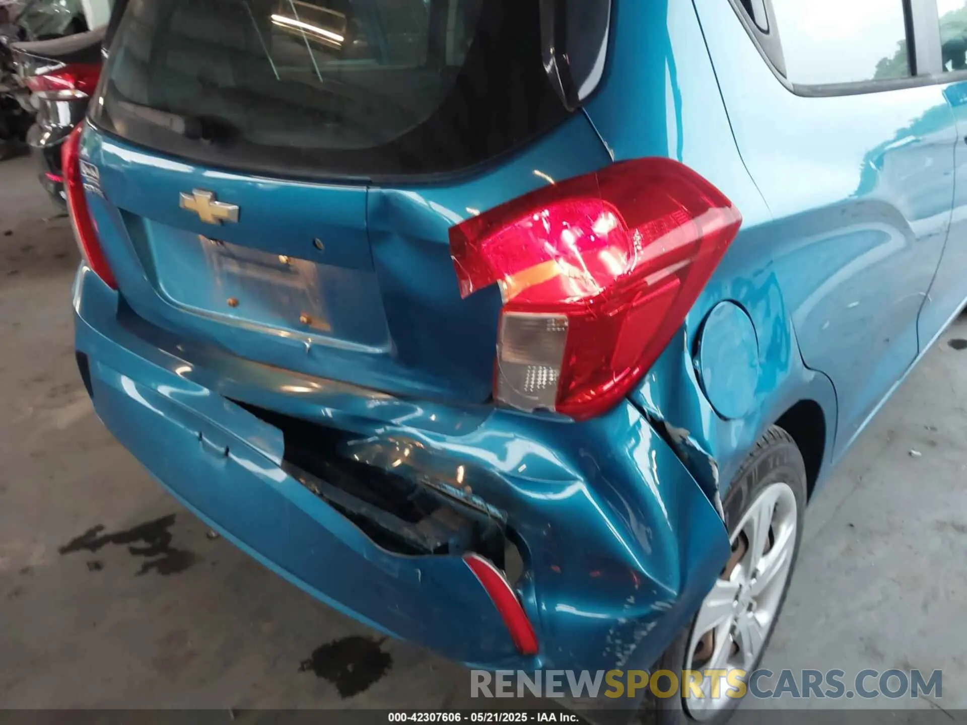 6 Photograph of a damaged car KL8CB6SA0KC704984 CHEVROLET SPARK 2019