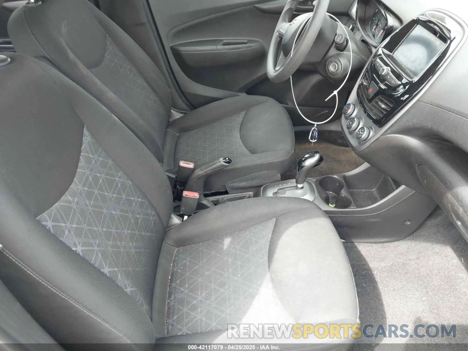 5 Photograph of a damaged car KL8CB6SA0KC765400 CHEVROLET SPARK 2019