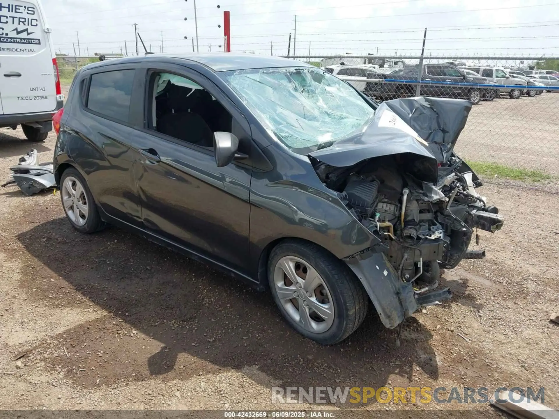 1 Photograph of a damaged car KL8CB6SA0KC818838 CHEVROLET SPARK 2019