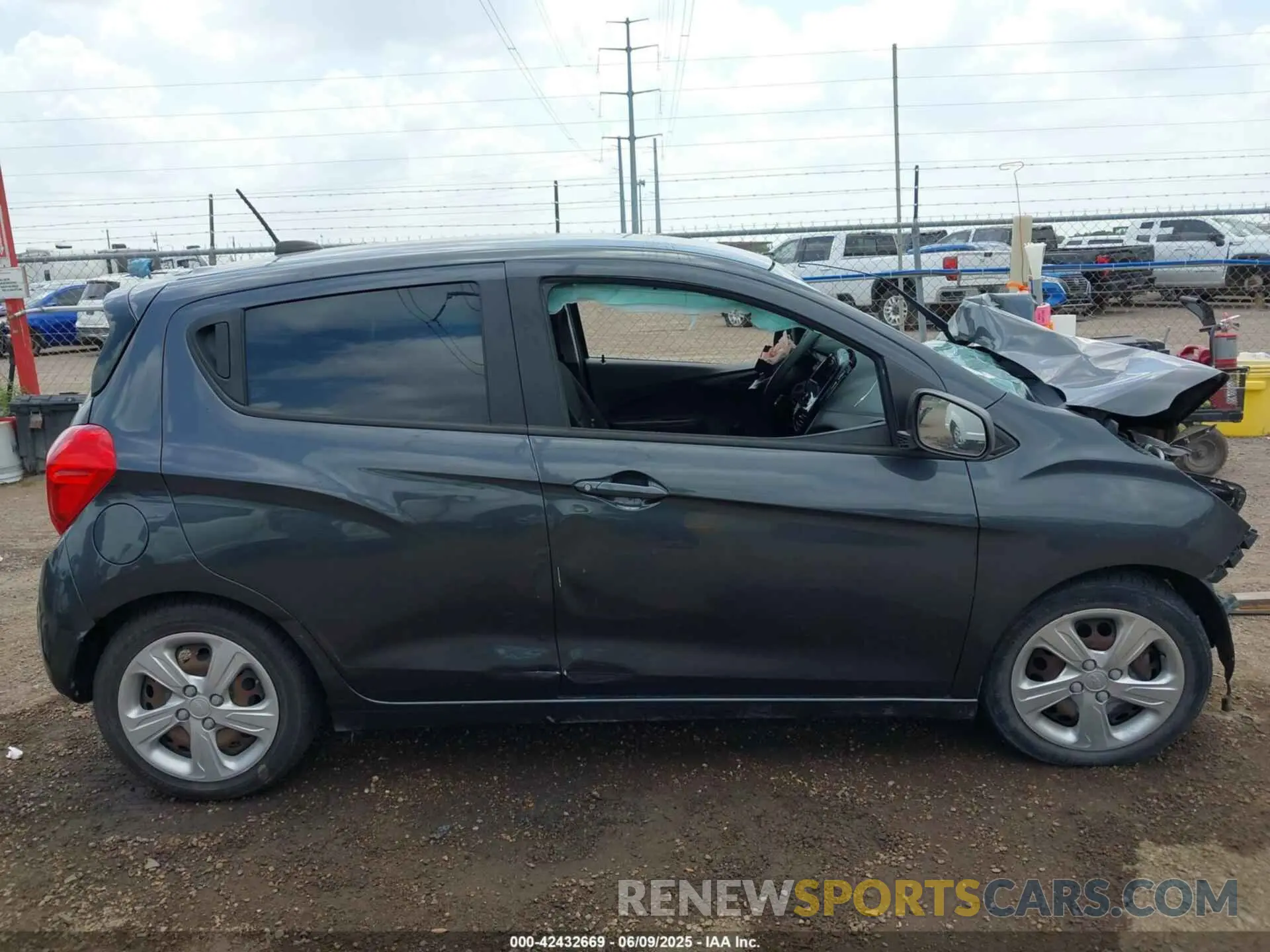 13 Photograph of a damaged car KL8CB6SA0KC818838 CHEVROLET SPARK 2019