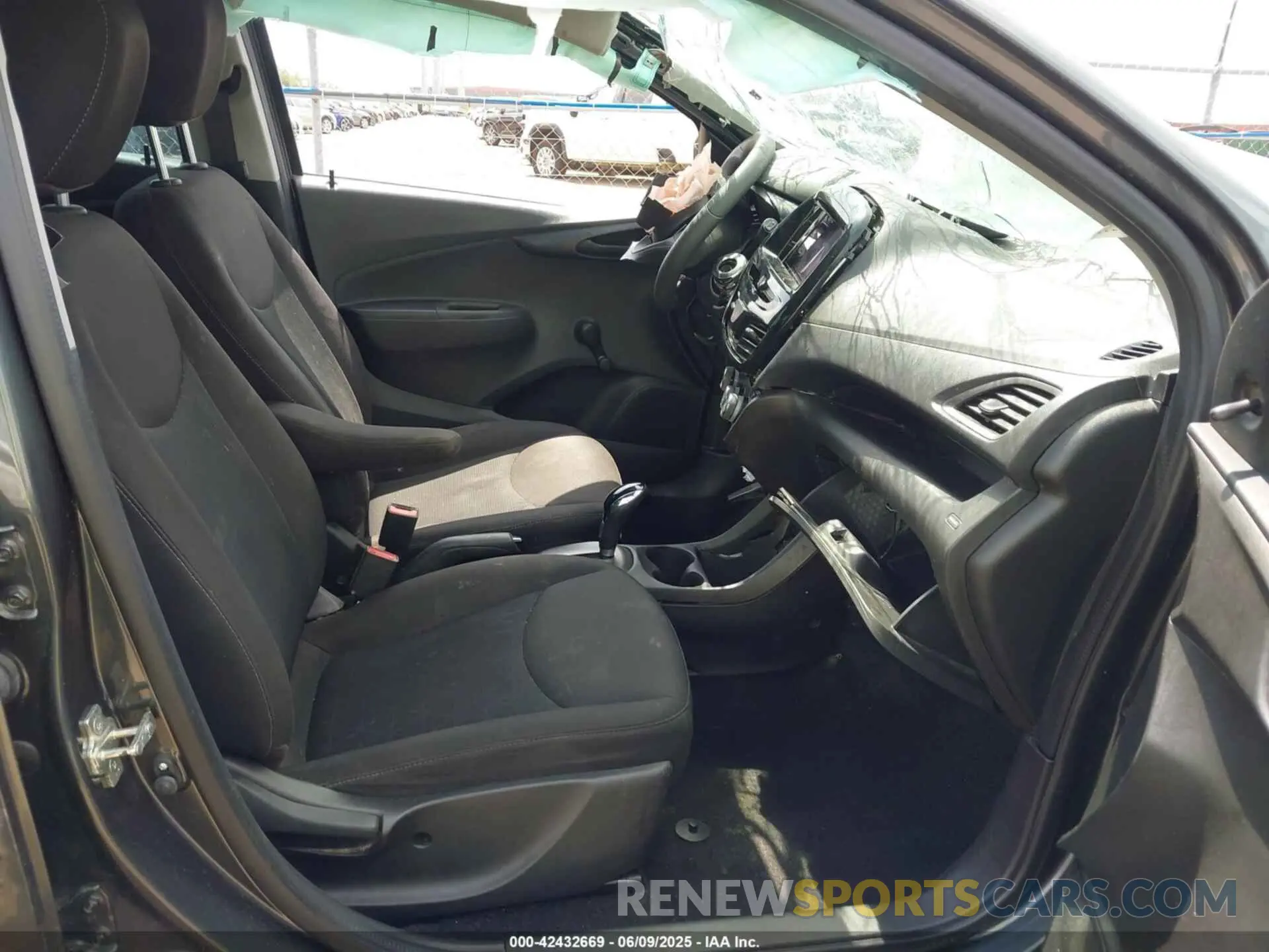 5 Photograph of a damaged car KL8CB6SA0KC818838 CHEVROLET SPARK 2019