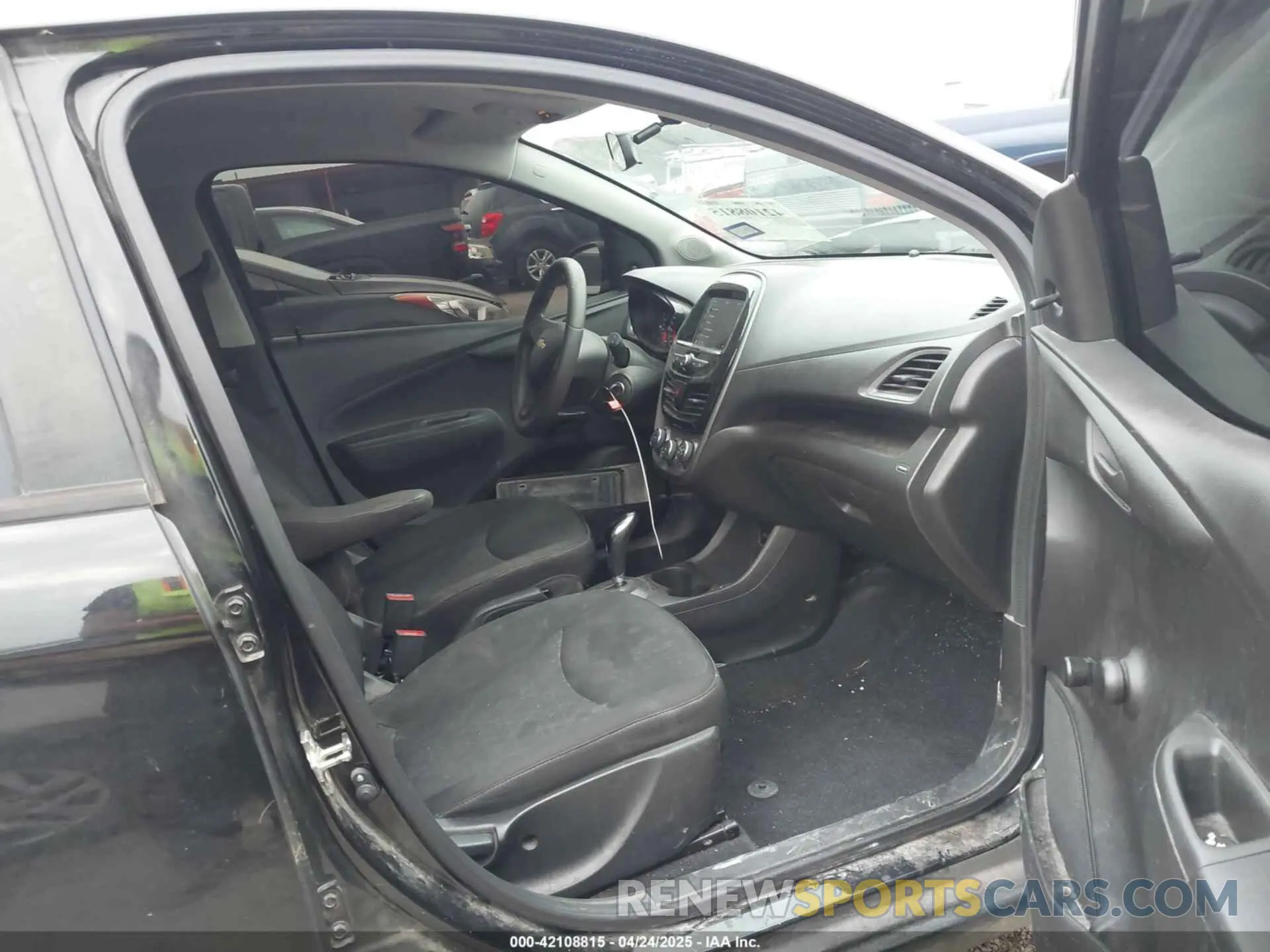 5 Photograph of a damaged car KL8CB6SA0KC820668 CHEVROLET SPARK 2019