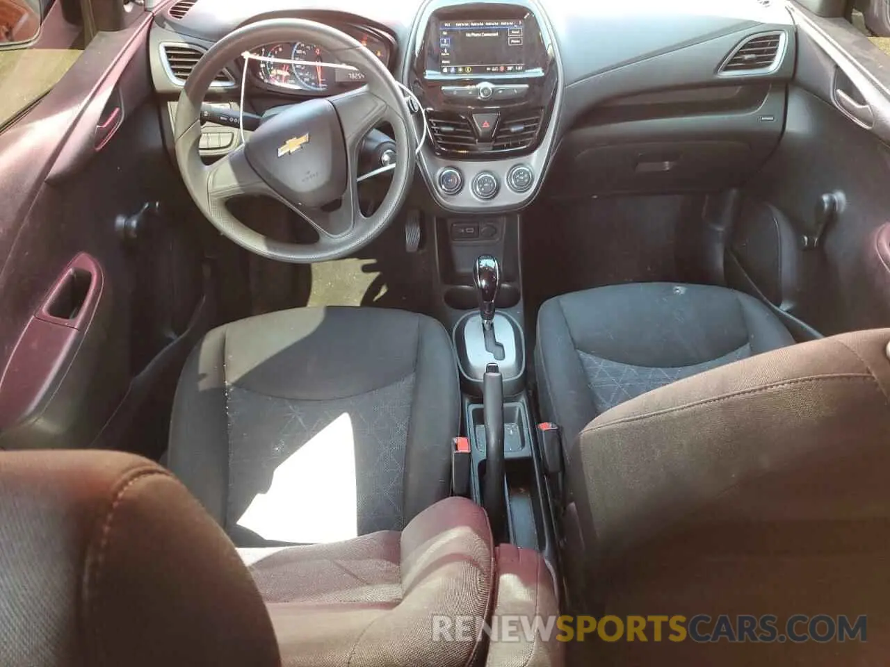 8 Photograph of a damaged car KL8CB6SA2KC741664 CHEVROLET SPARK 2019