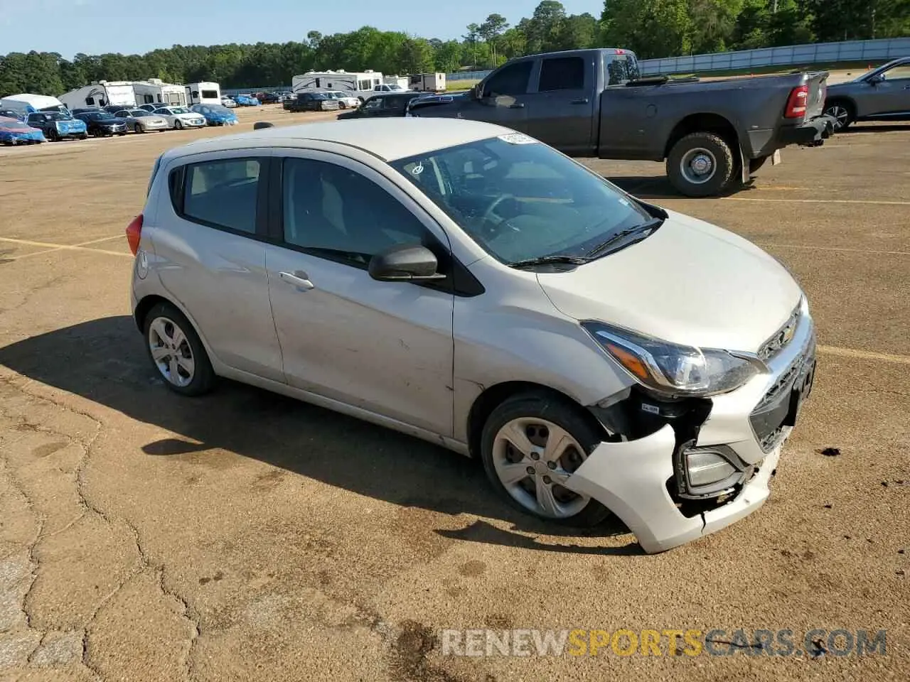 4 Фотография поврежденного автомобиля KL8CB6SA3KC818445 CHEVROLET SPARK 2019