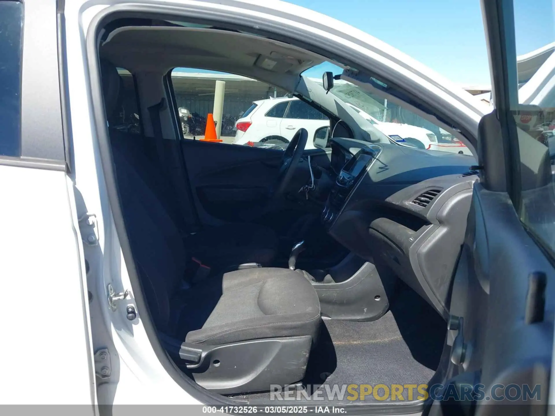 5 Фотография поврежденного автомобиля KL8CB6SA8KC729504 CHEVROLET SPARK 2019