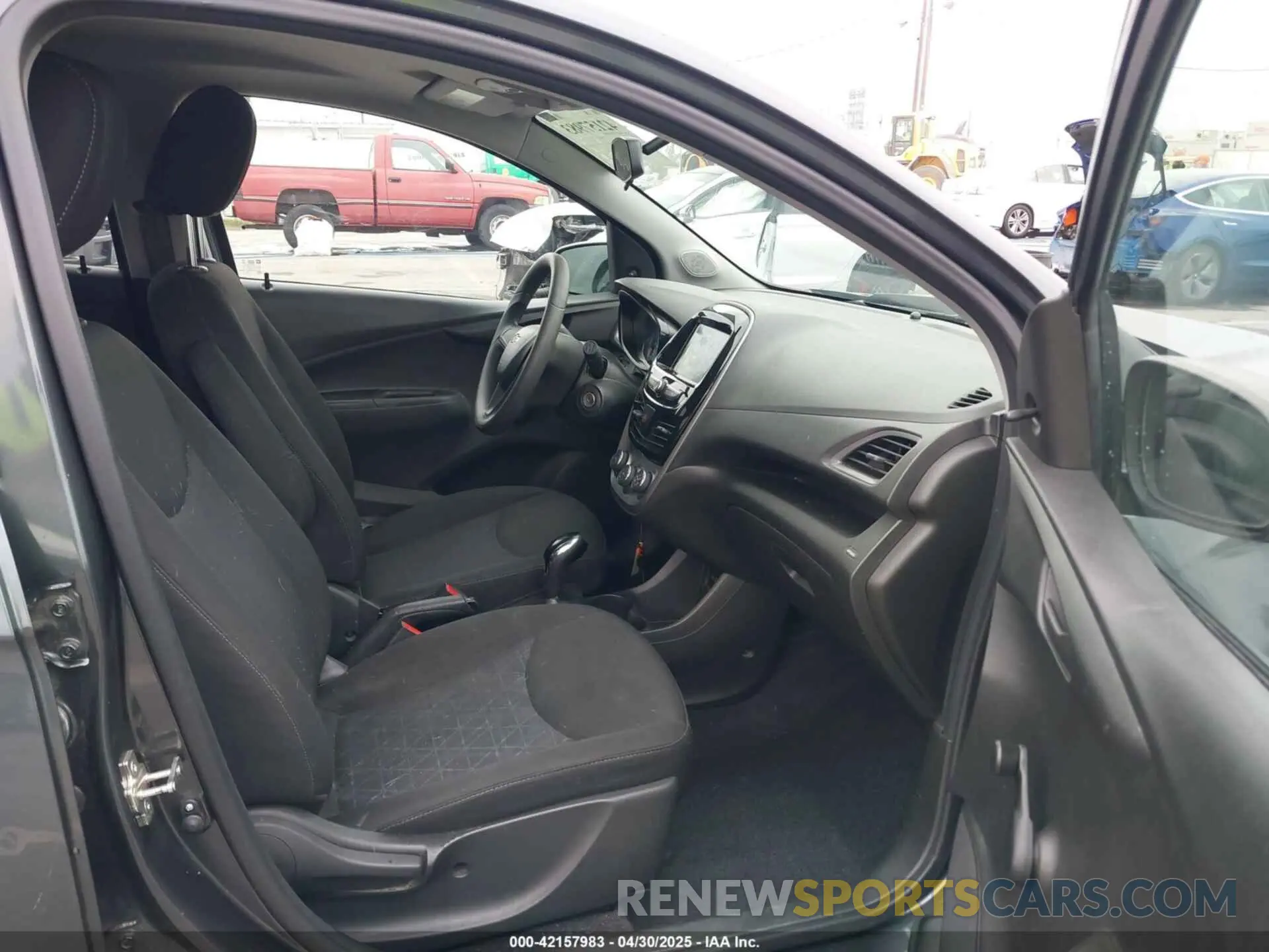 5 Photograph of a damaged car KL8CB6SA8KC739787 CHEVROLET SPARK 2019
