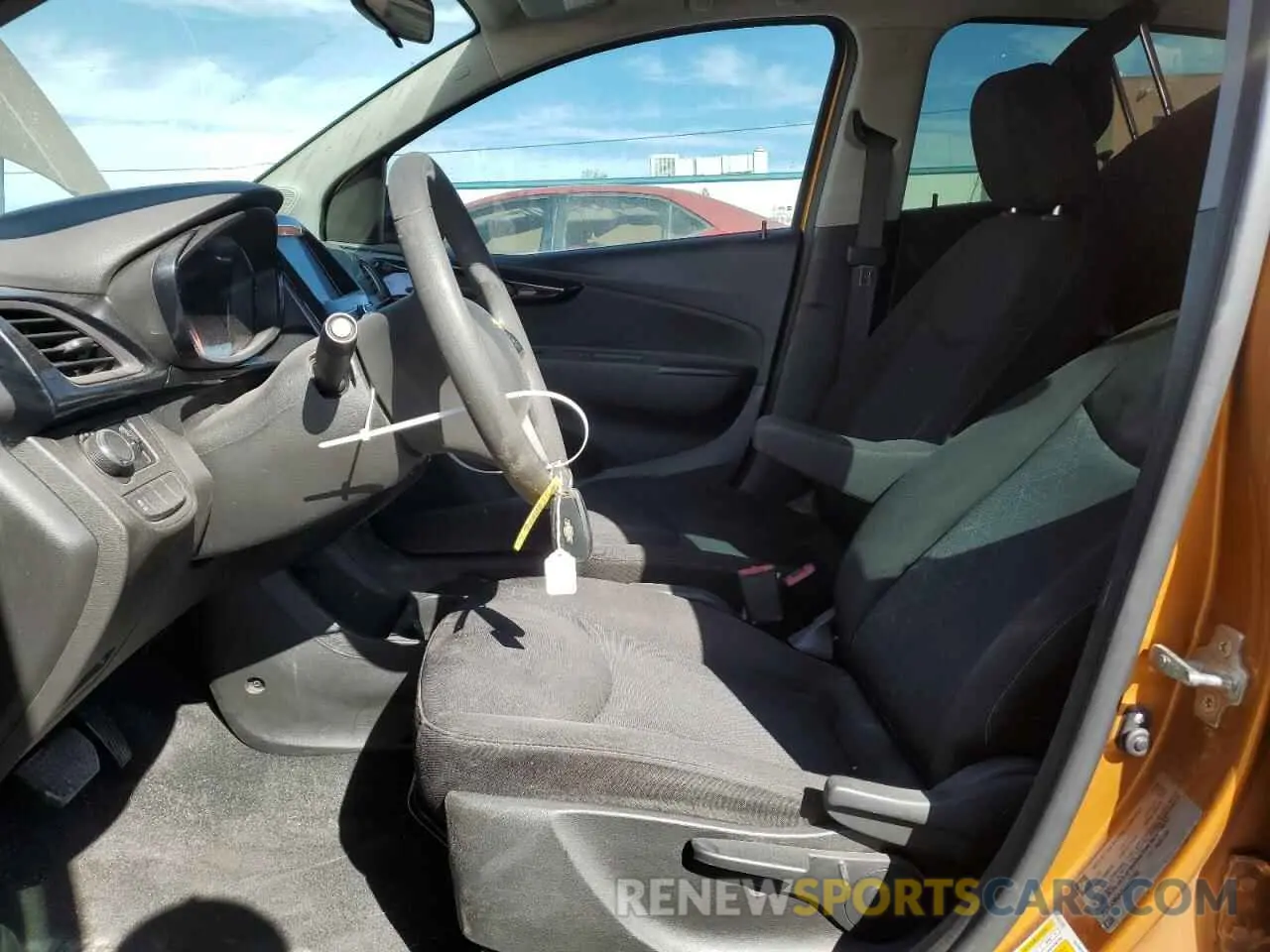 7 Фотография поврежденного автомобиля KL8CD6SA4KC713746 CHEVROLET SPARK 2019
