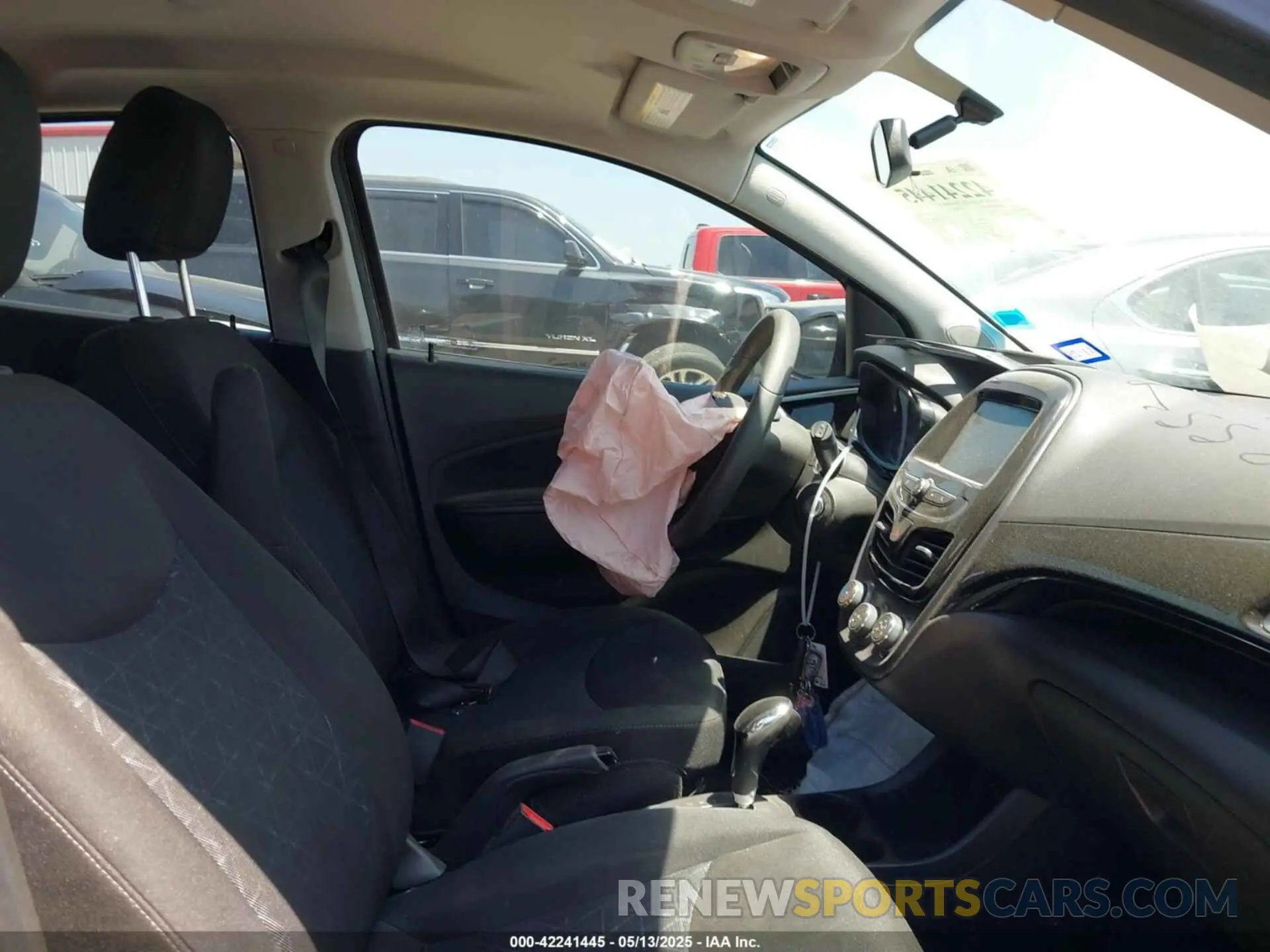 5 Photograph of a damaged car KL8CD6SA6KC715594 CHEVROLET SPARK 2019