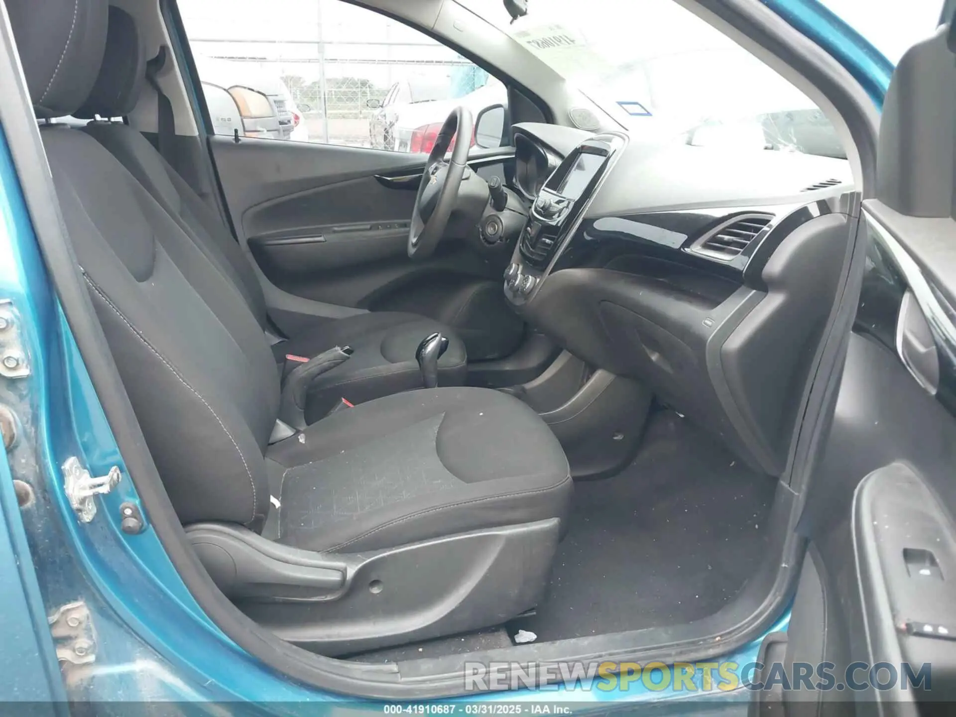 5 Photograph of a damaged car KL8CD6SA9KC728162 CHEVROLET SPARK 2019