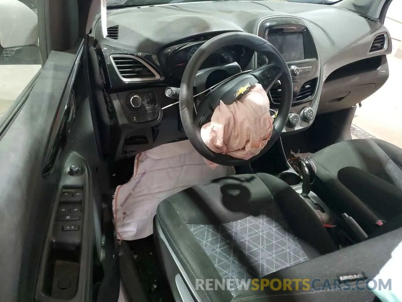 8 Фотография поврежденного автомобиля KL8CD6SAXKC814743 CHEVROLET SPARK 2019