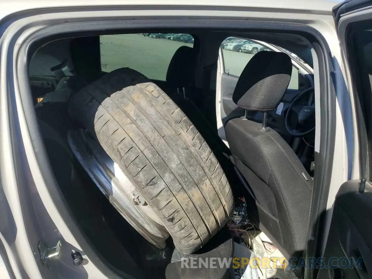 10 Фотография поврежденного автомобиля KL8CB6SA0LC420949 CHEVROLET SPARK 2020