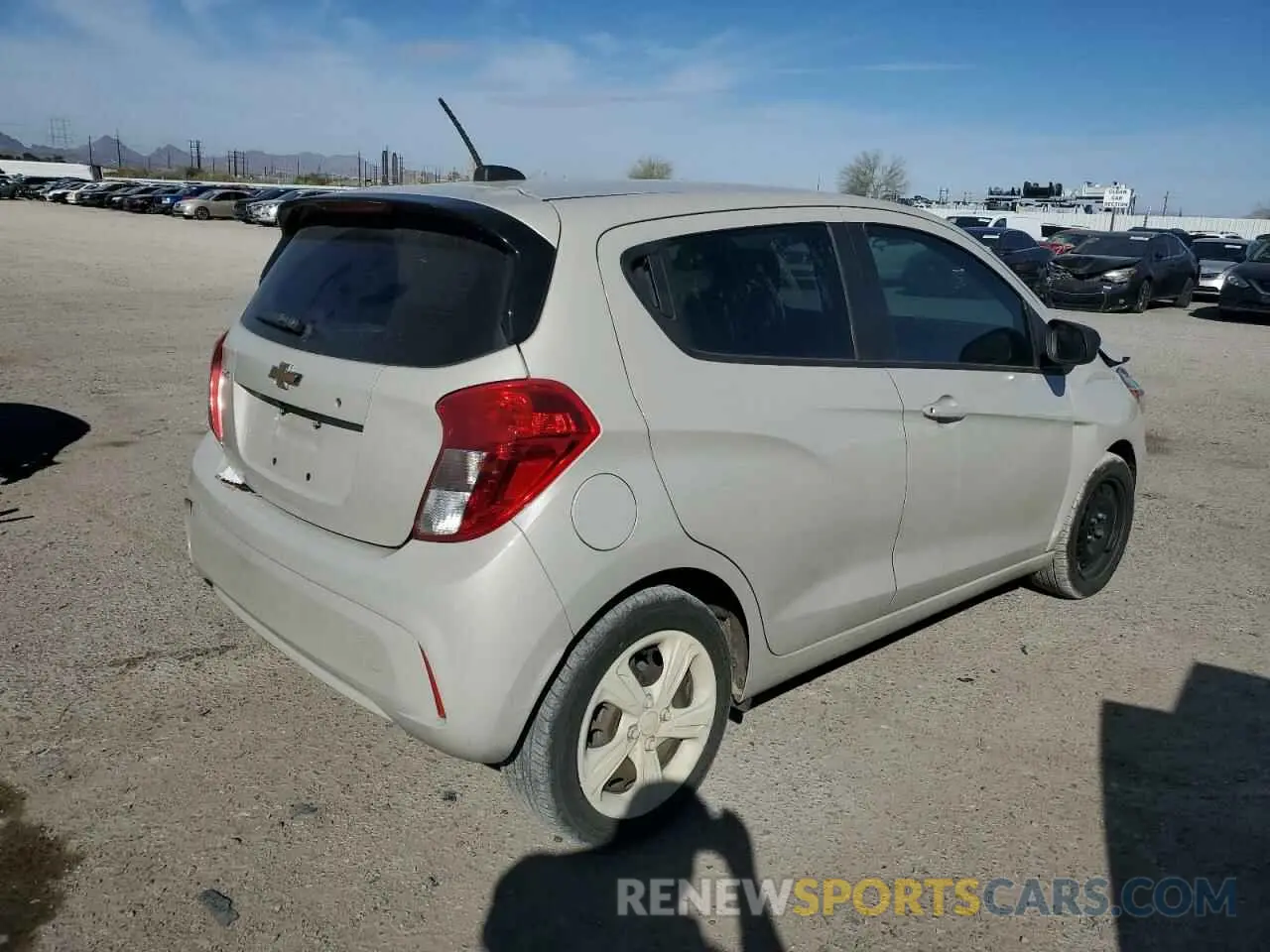 3 Фотография поврежденного автомобиля KL8CB6SA0LC420949 CHEVROLET SPARK 2020