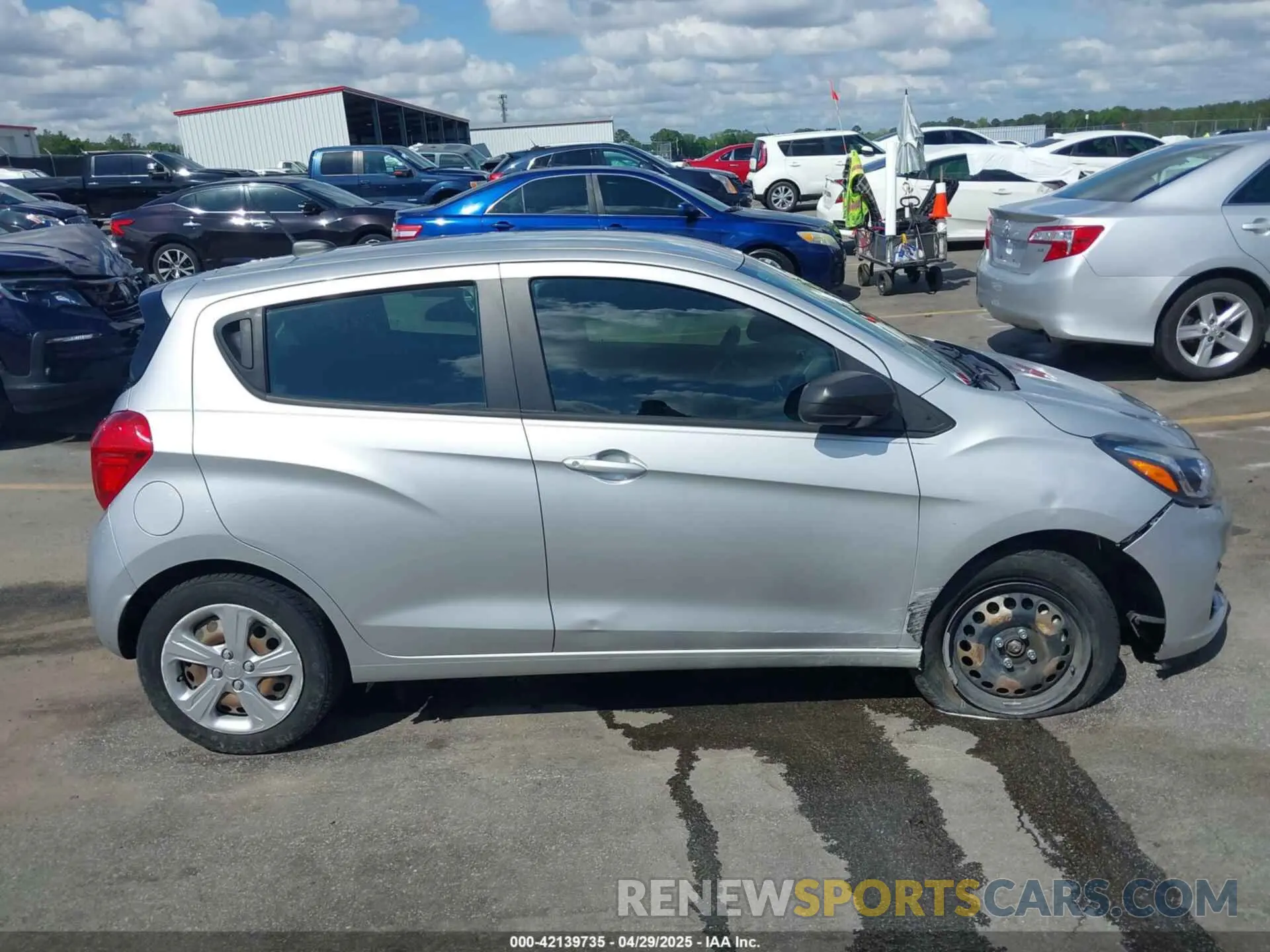 13 Фотография поврежденного автомобиля KL8CB6SA1LC405148 CHEVROLET SPARK 2020