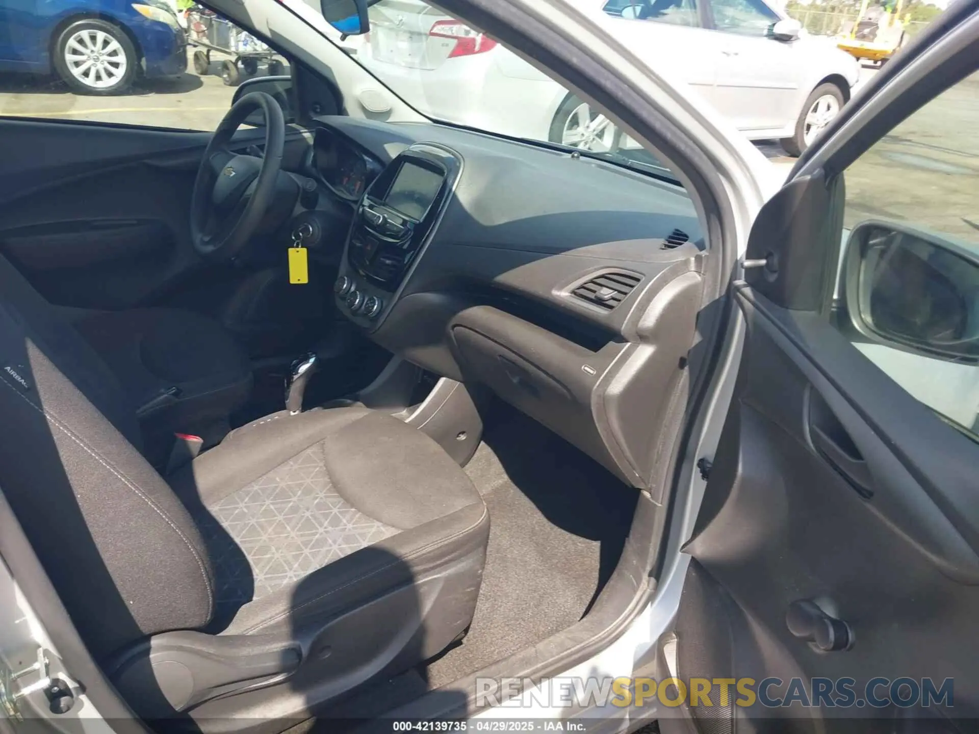 5 Фотография поврежденного автомобиля KL8CB6SA1LC405148 CHEVROLET SPARK 2020
