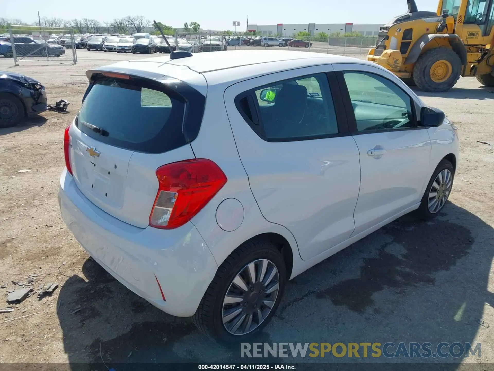 4 Photograph of a damaged car KL8CB6SA1LC406090 CHEVROLET SPARK 2020