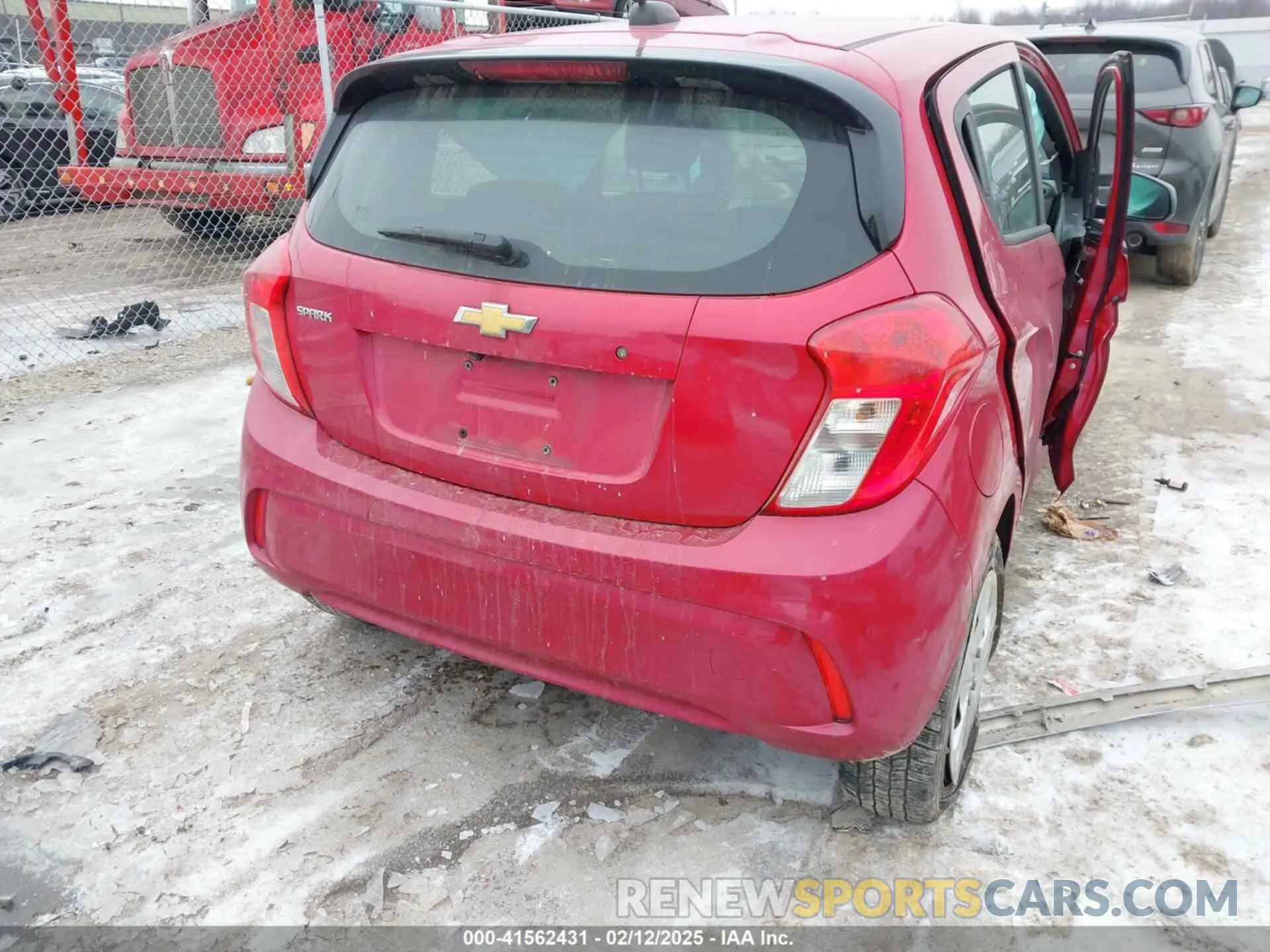 4 Photograph of a damaged car KL8CB6SA1LC420782 CHEVROLET SPARK 2020