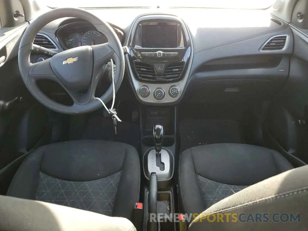 8 Фотография поврежденного автомобиля KL8CB6SA3LC473130 CHEVROLET SPARK 2020