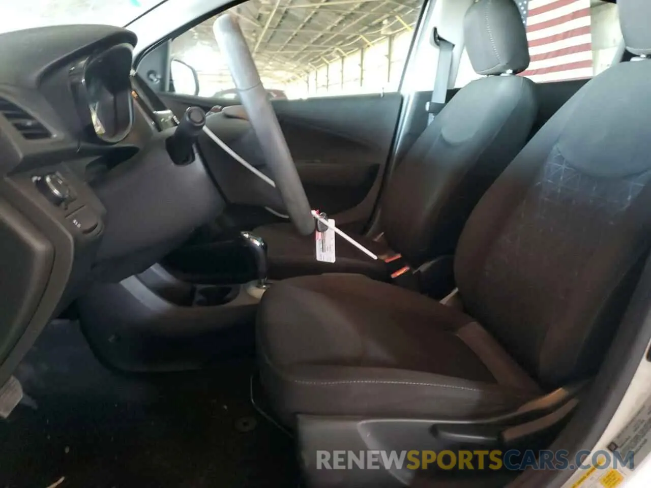 7 Фотография поврежденного автомобиля KL8CB6SA3LC474326 CHEVROLET SPARK 2020