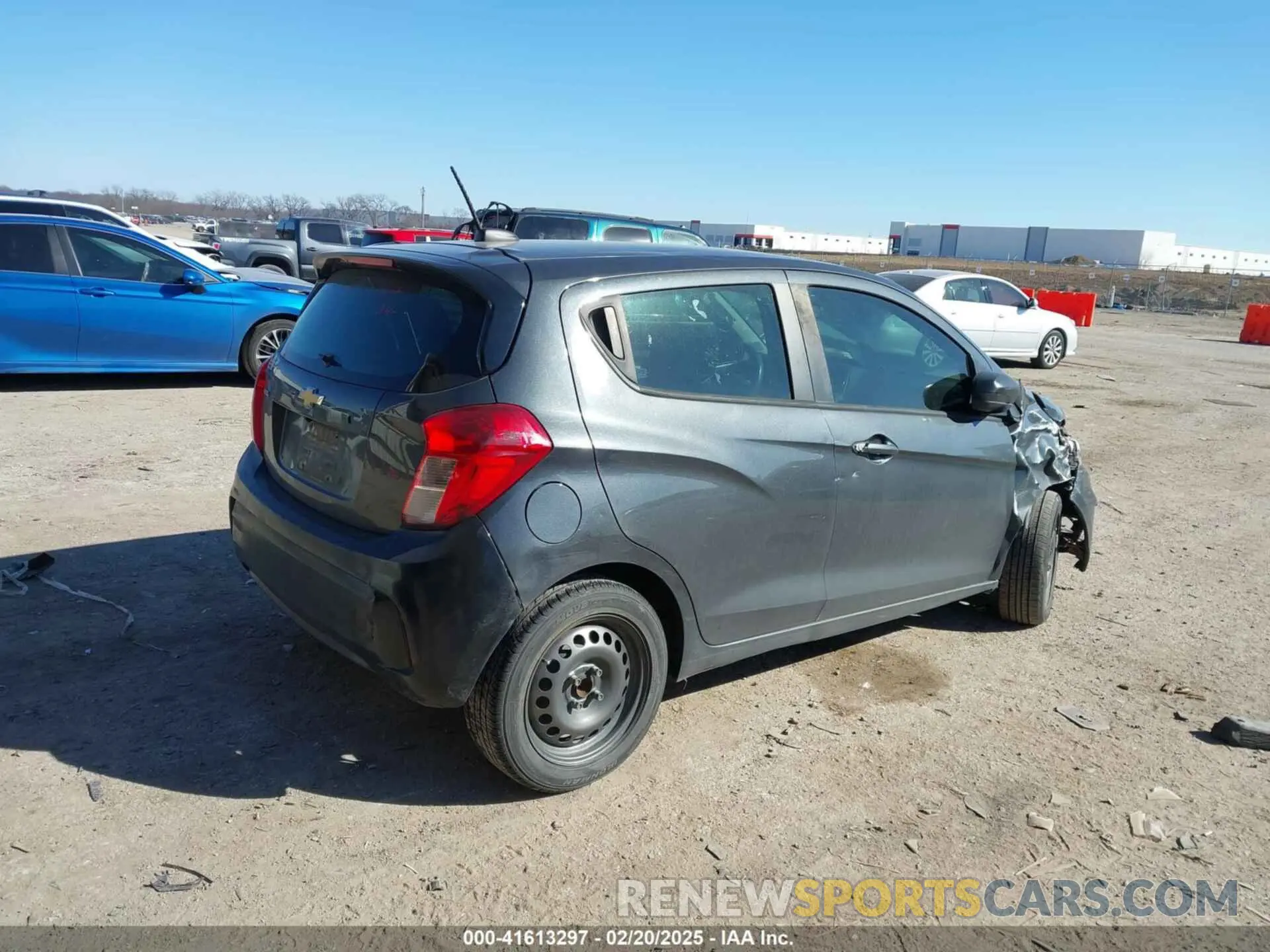 4 Фотография поврежденного автомобиля KL8CB6SA3LC474441 CHEVROLET SPARK 2020