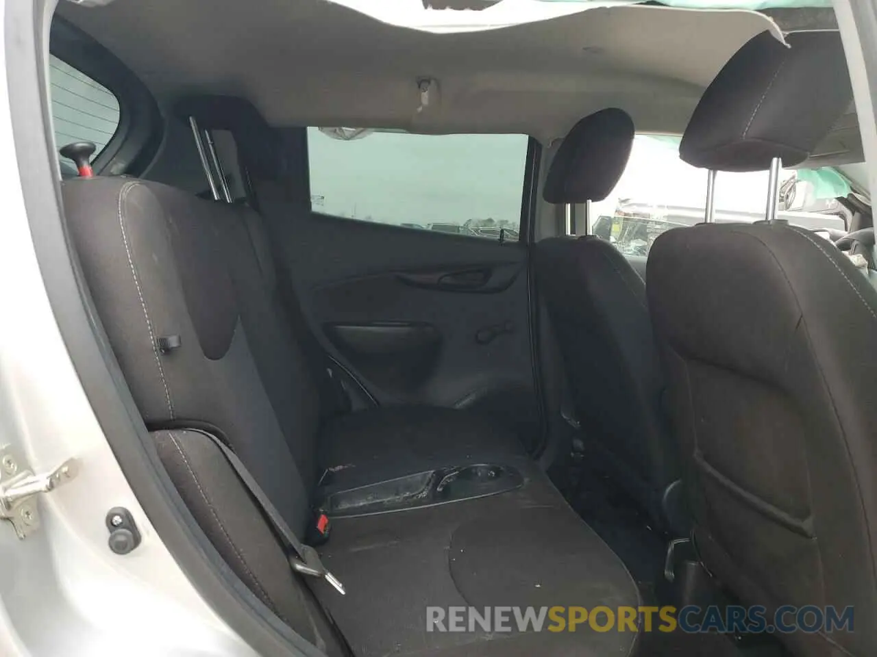 10 Фотография поврежденного автомобиля KL8CB6SA4LC400171 CHEVROLET SPARK 2020
