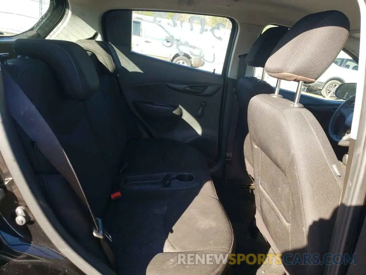 10 Photograph of a damaged car KL8CB6SA4LC413180 CHEVROLET SPARK 2020