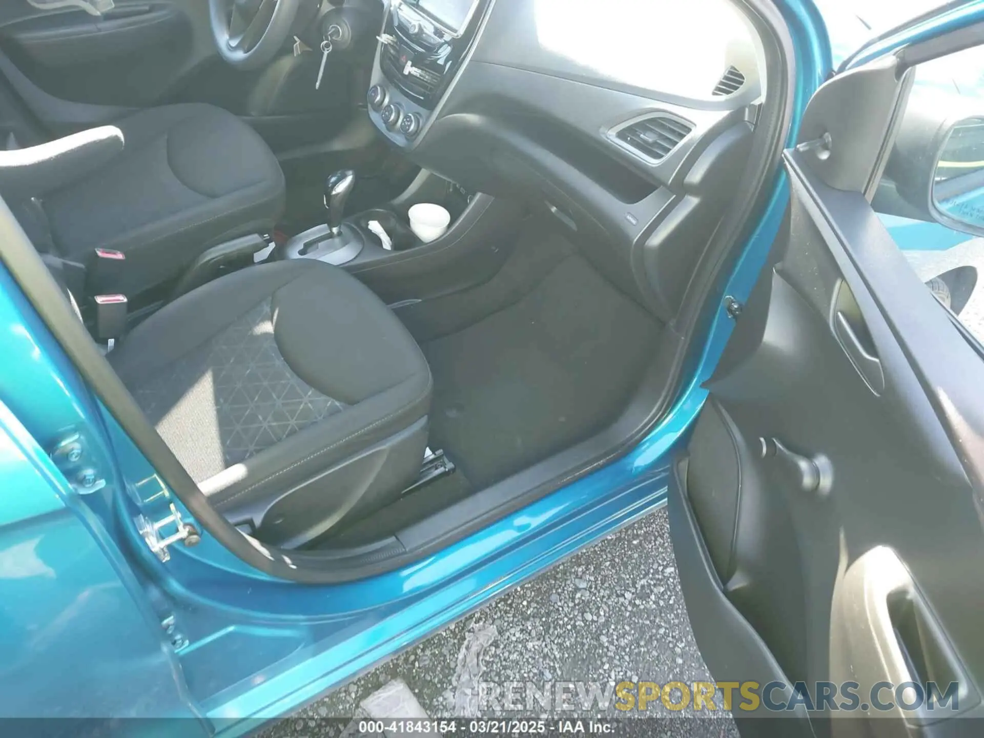 5 Фотография поврежденного автомобиля KL8CB6SA4LC421392 CHEVROLET SPARK 2020