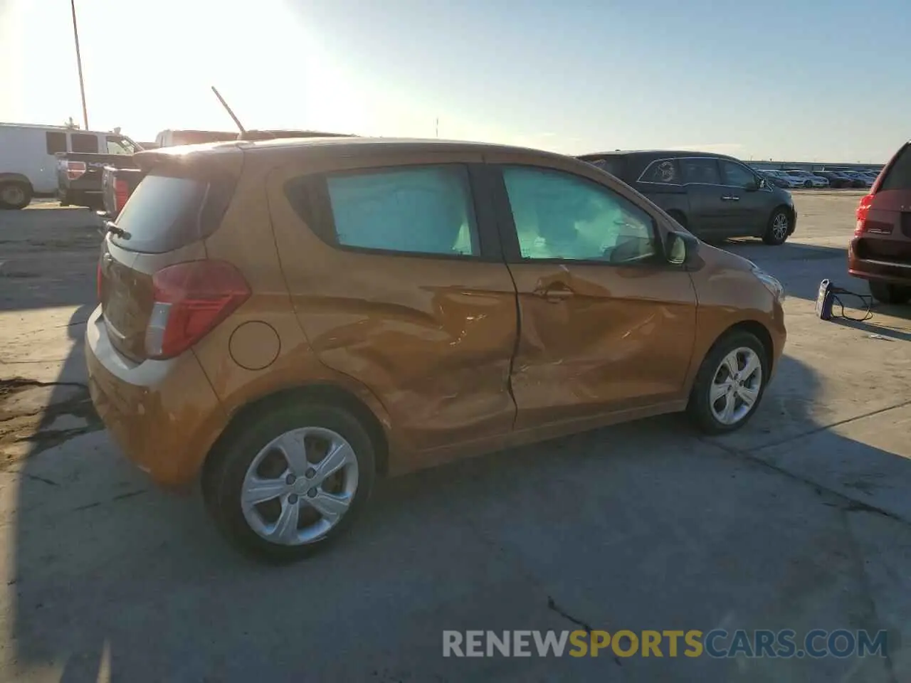 3 Photograph of a damaged car KL8CB6SA4LC473640 CHEVROLET SPARK 2020